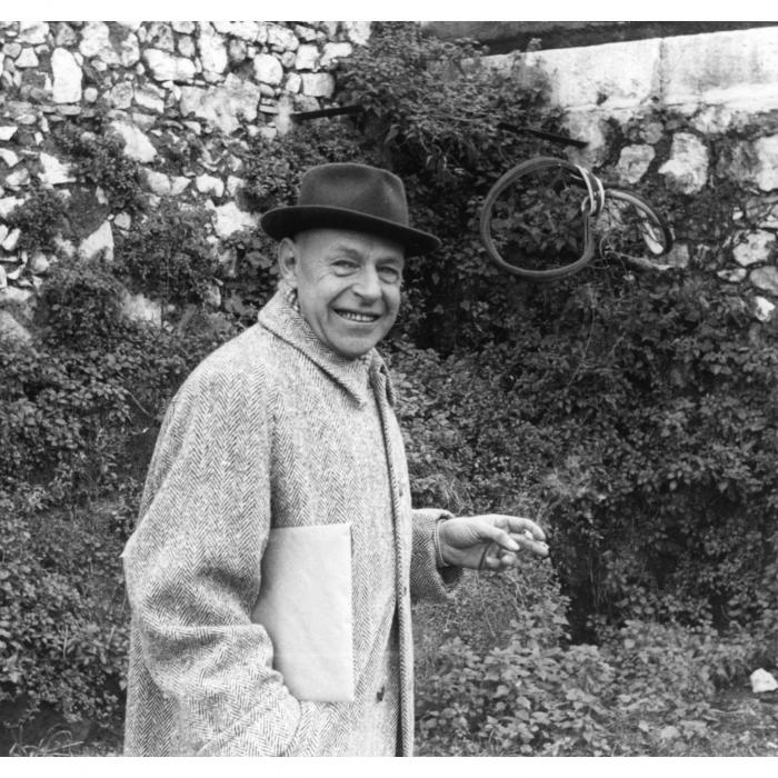 Jean Dubuffet à Vence Michel Ragon France, Alpes-Maritimes, Vence 1957 © Archives Fondation Dubuffet, Paris / photo, Michel Ragon