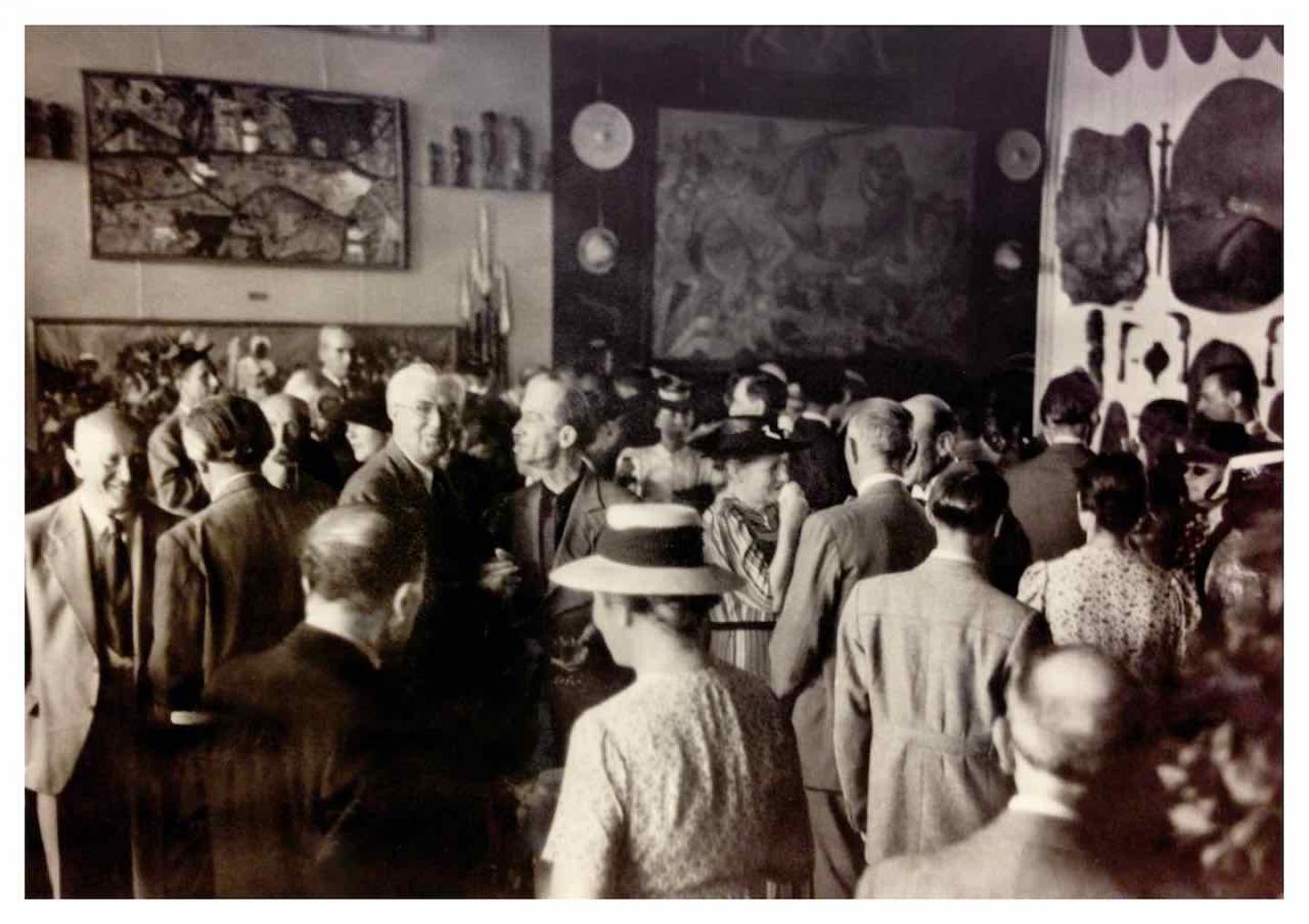  Inauguration du Musée d’ethnographie de Genève au boulevard Carl-Vogt  Photographe inconnu 12 Juillet 1941 Tirage moderne Archives de la Ville de Genève