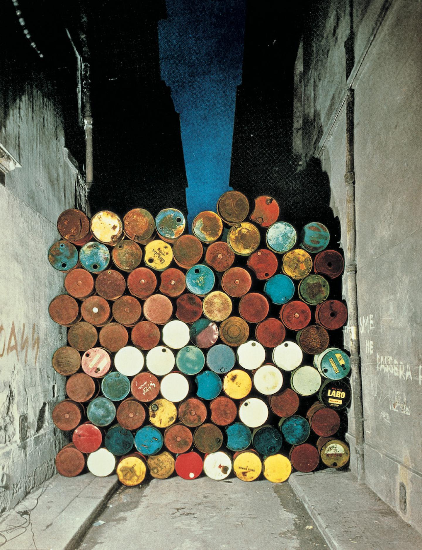 Christo and Jeanne-Claude, Wall of Barrels - The Iron Curtain, Rue Visconti, Paris, 1961-62  Courtesy of the artist, Photo: Jean-Dominique Lajoux, © 1962 Christo