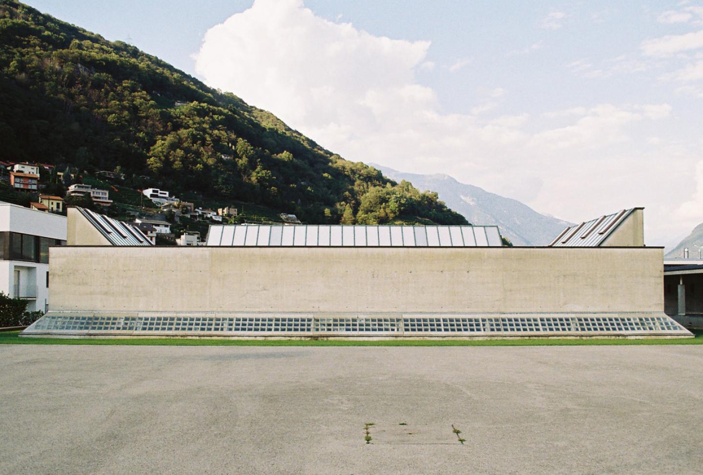 Palestra, Luigi Snozzi, 1981-84, Monte Carasso, Bellinzona, CH